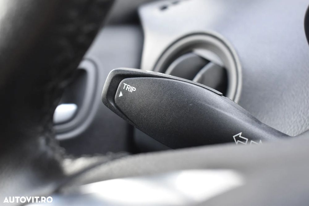 Ford Transit Courier - 24