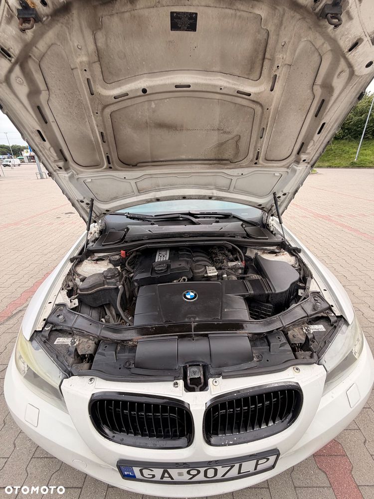 BMW Seria 3 318i - 12