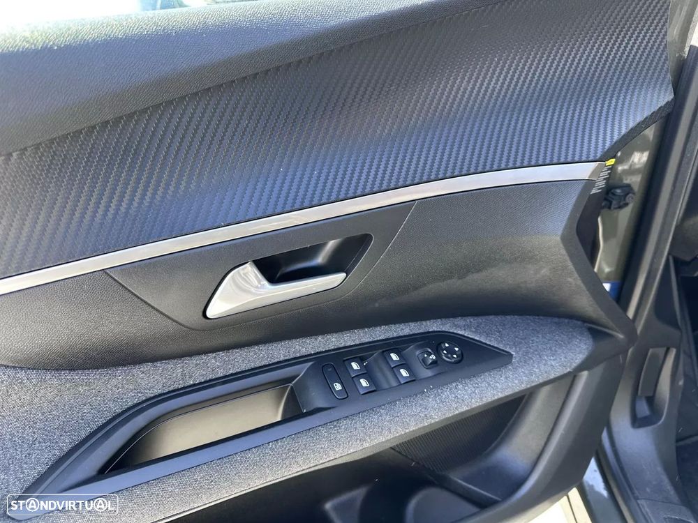 Peugeot 3008 1.2 PureTech Allure Pack - 11