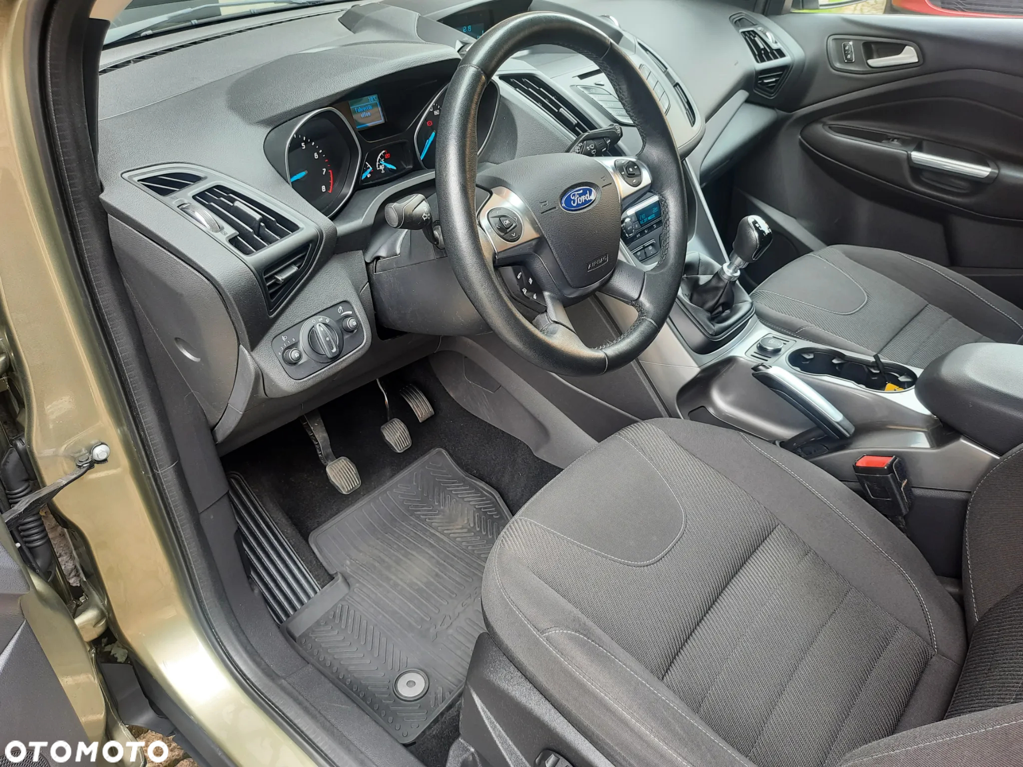 Ford Kuga 1.5 EcoBoost 2x4 Individual - 11
