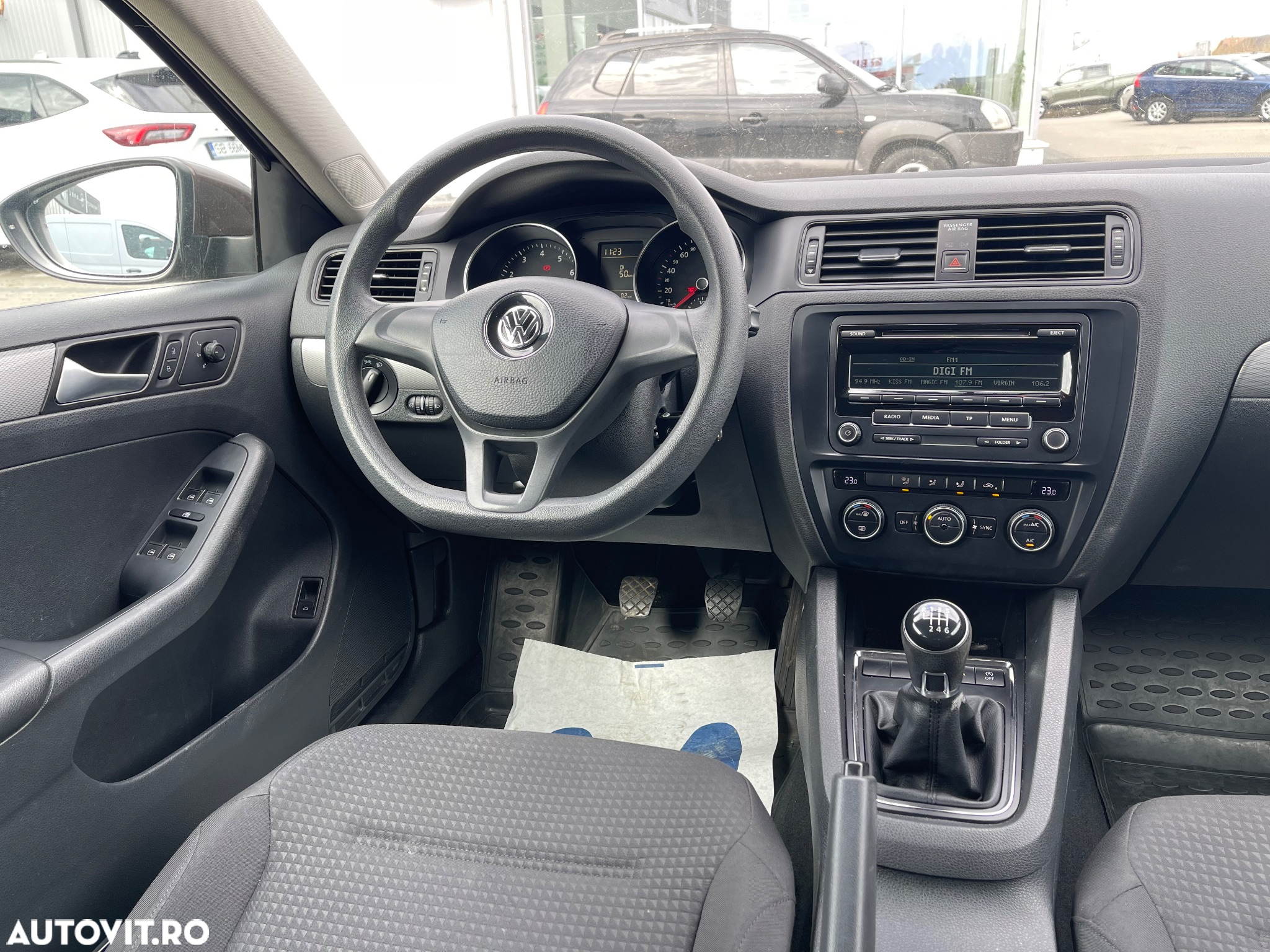 Volkswagen Jetta 1.2 TSI Comfortline - 7