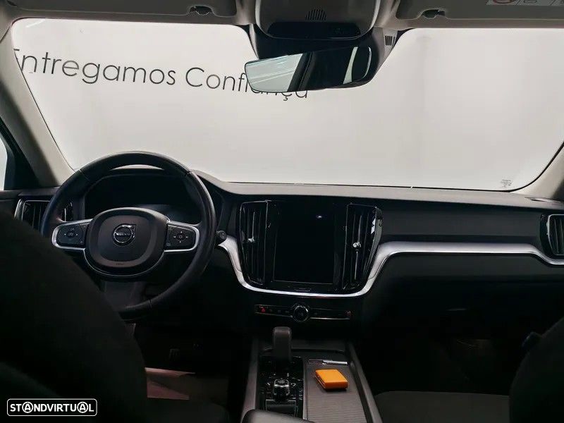 Volvo V60 2.0 B4 Momentum Geartronic - 12