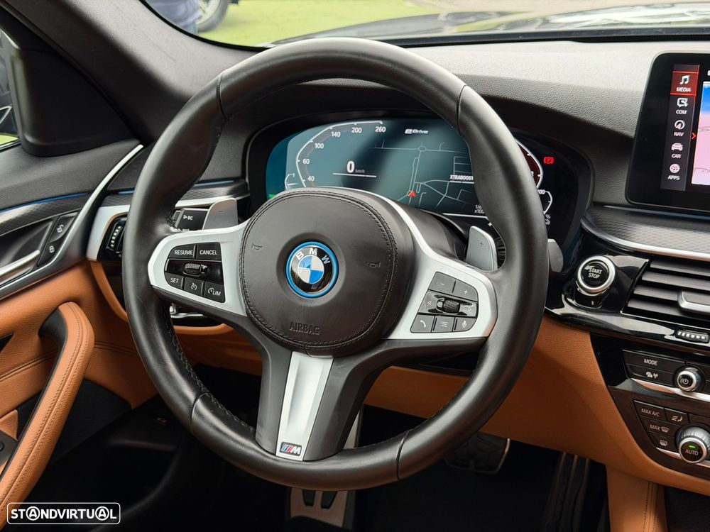 BMW 530 e Pack M - 27