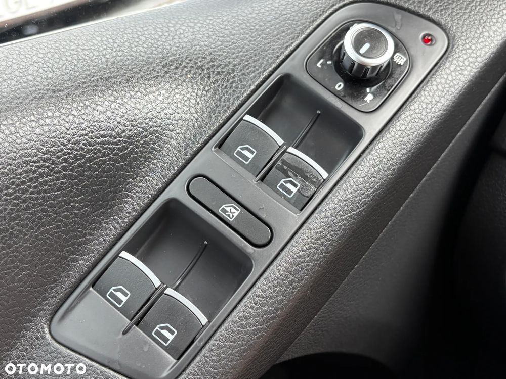 Volkswagen Tiguan 2.0 TDI DPF 4Motion BlueMotion Technology Sport & Style - 28