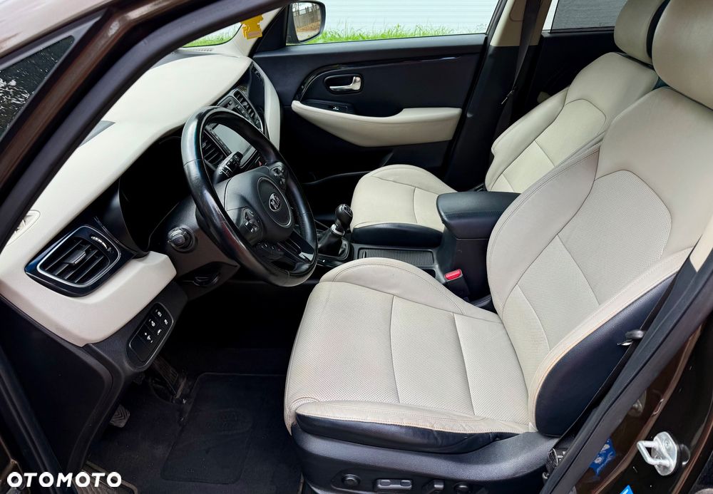 Kia Carens 1.7 CRDi XL 7os - 36