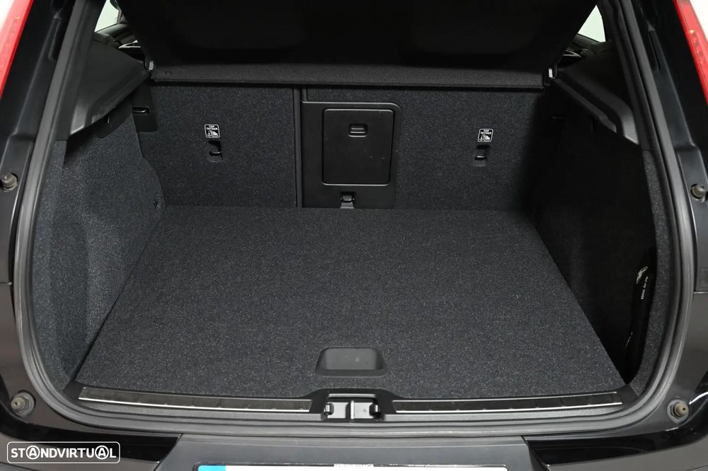 Volvo XC 40 2.0 D3 - 10