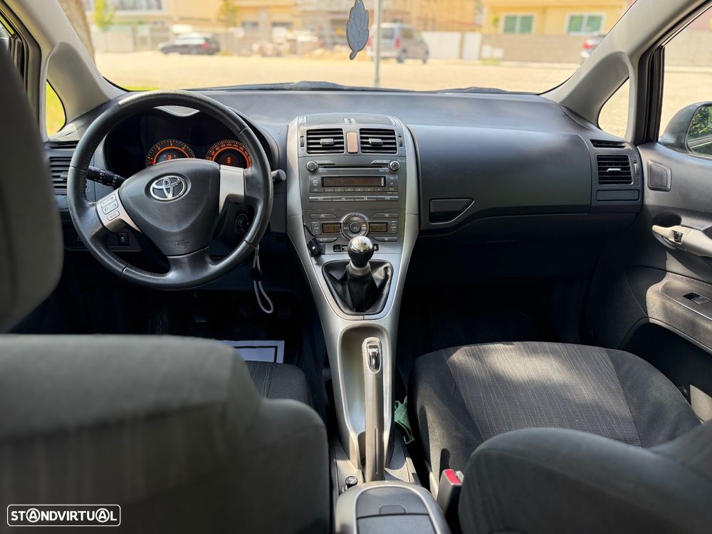 Toyota Auris 1.4 D-4D Sol - 10