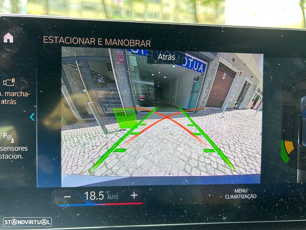 BMW 320 d Pack Desportivo M Auto - 22