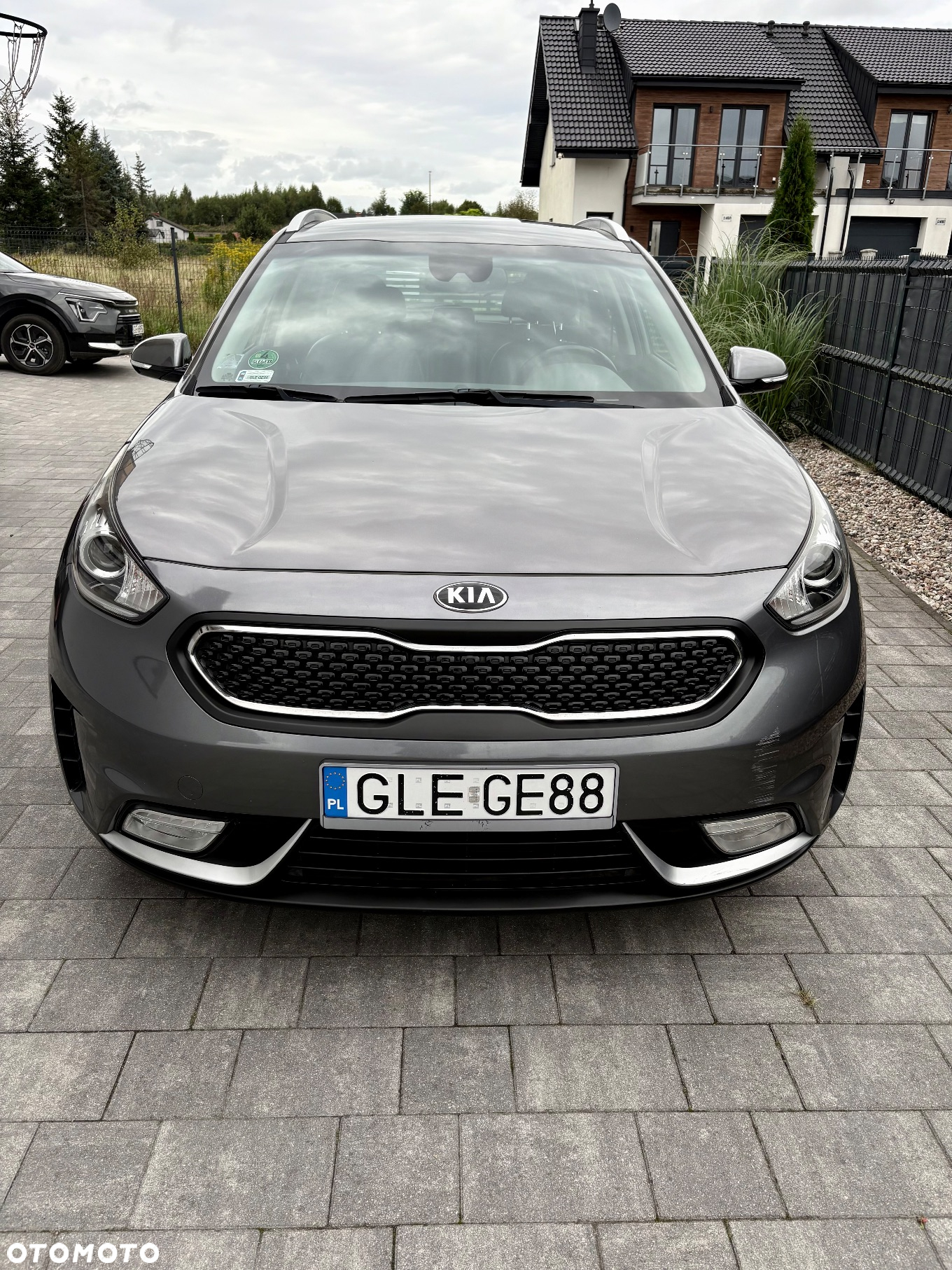 Kia Niro 1.6 GDI Hybrid L - 2