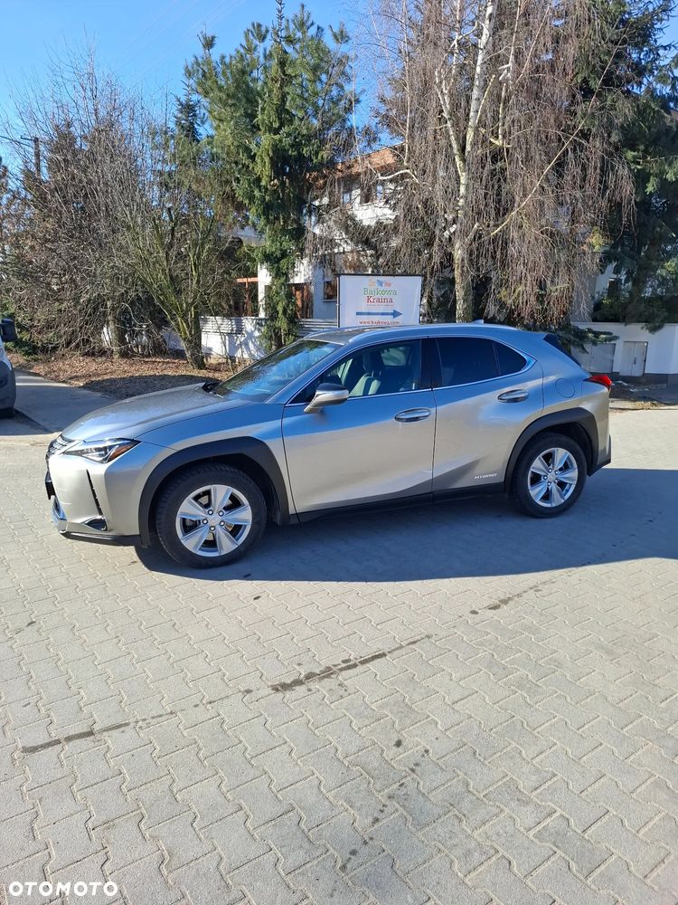 Lexus UX - 3