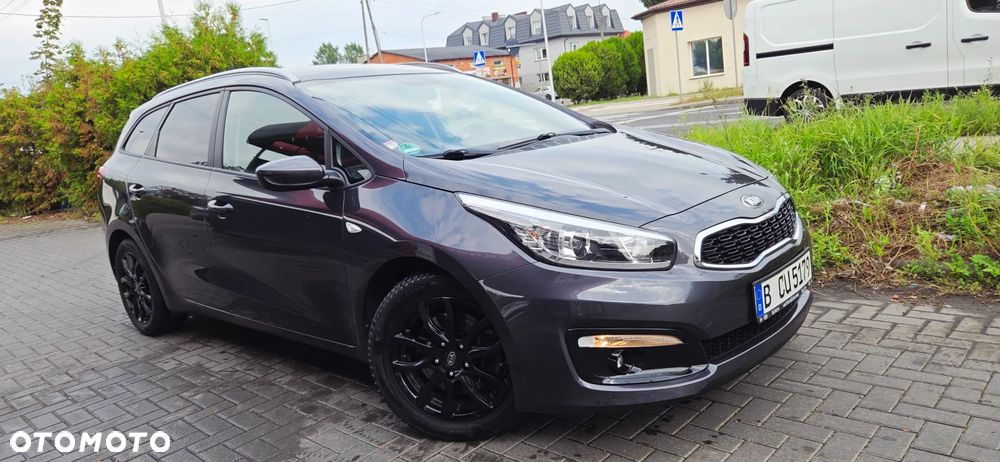 Kia Ceed 1.6 GDI ISG SW Dream Team Edition - 21