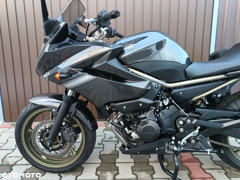Yamaha XJ - 30