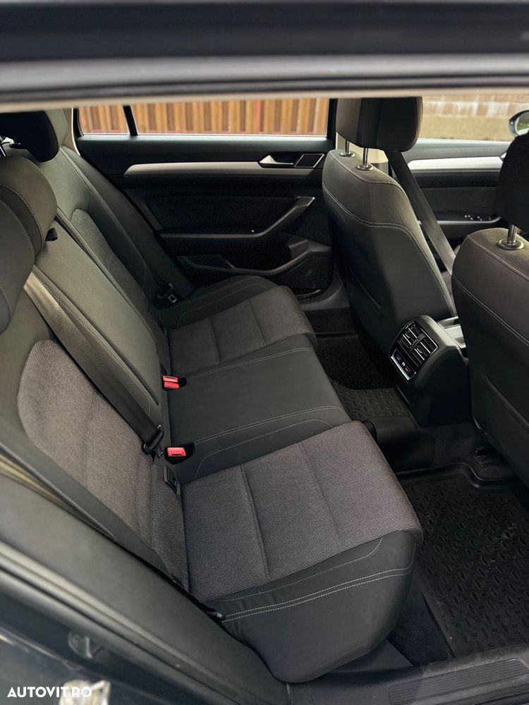 Volkswagen Passat Variant 2.0 TDI SCR DSG Comfortline - 12