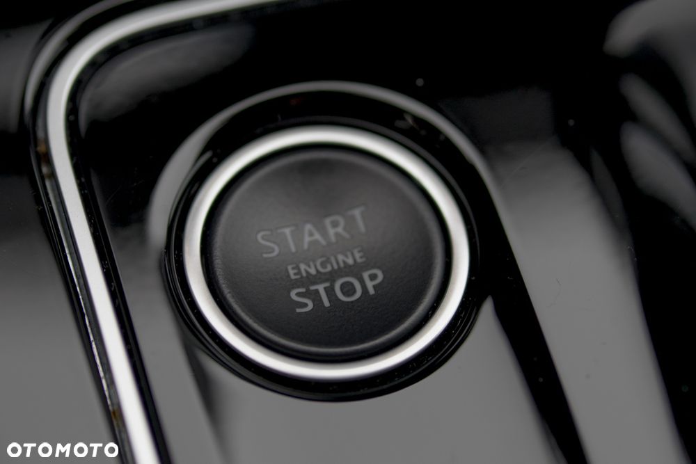 Jaguar XE 2.0 D180 HSE - 2