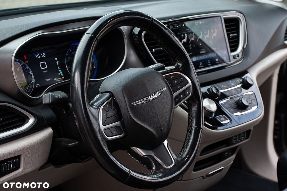 Chrysler Pacifica - 34