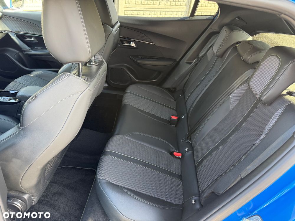 Peugeot 2008 1.5 BlueHDi GT Line S&S EAT8 - 31