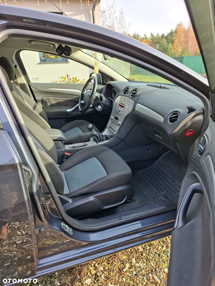 Ford Mondeo 1.8 TDCi Titanium - 9