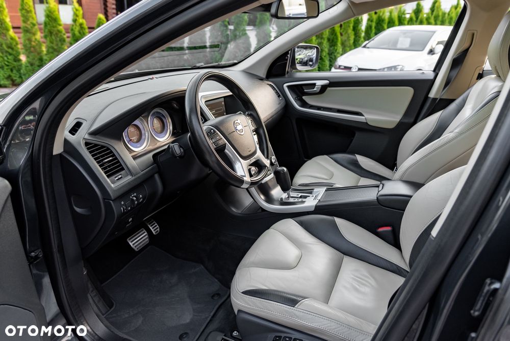 Volvo XC 60 D5 AWD RDesign - 18
