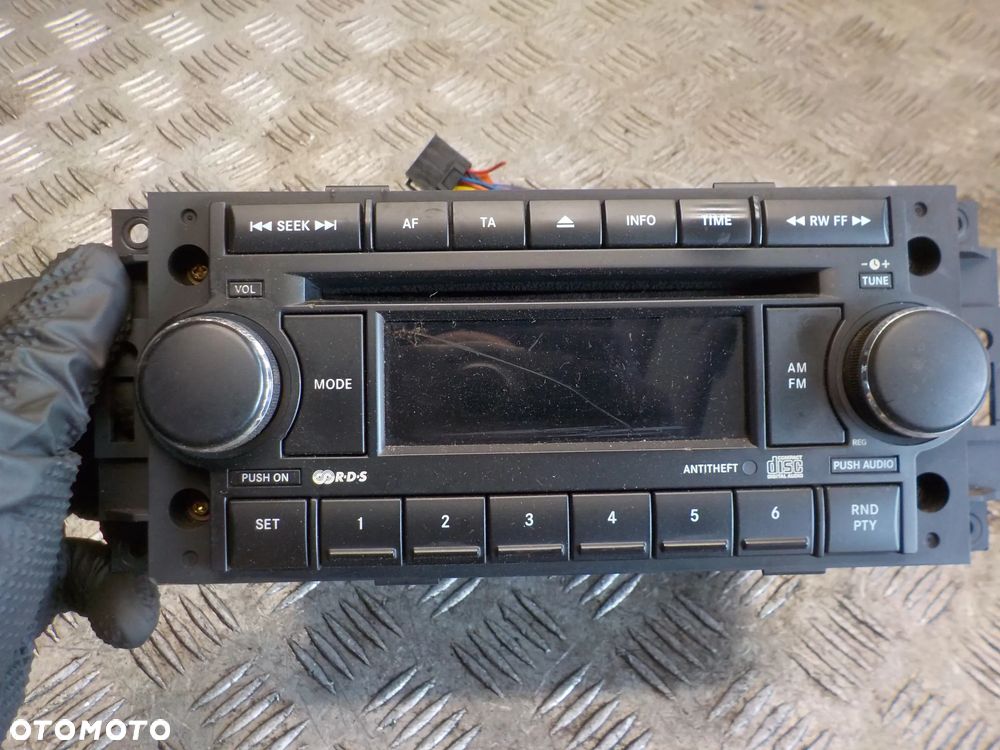 CHRYSLER 300C RADIO NAWIGACJA P05064067AE - 2