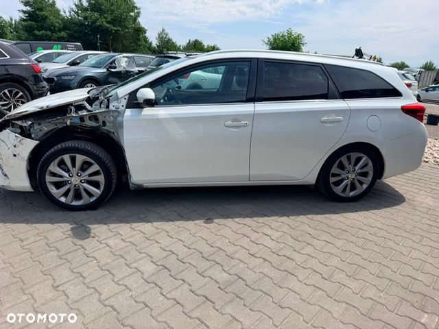Toyota Auris 1.8 HSD Prestige NAVI - 6