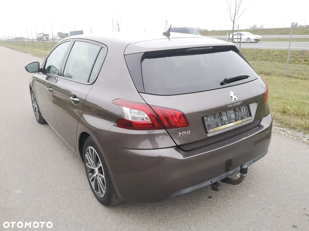 Peugeot 308 125 THP Allure - 32