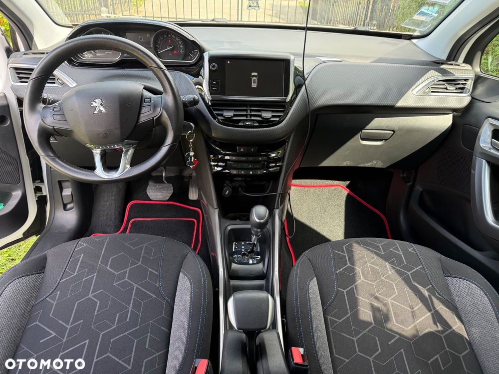 Peugeot 2008 1.2 Pure Tech GPF Style S&S EAT6 - 13
