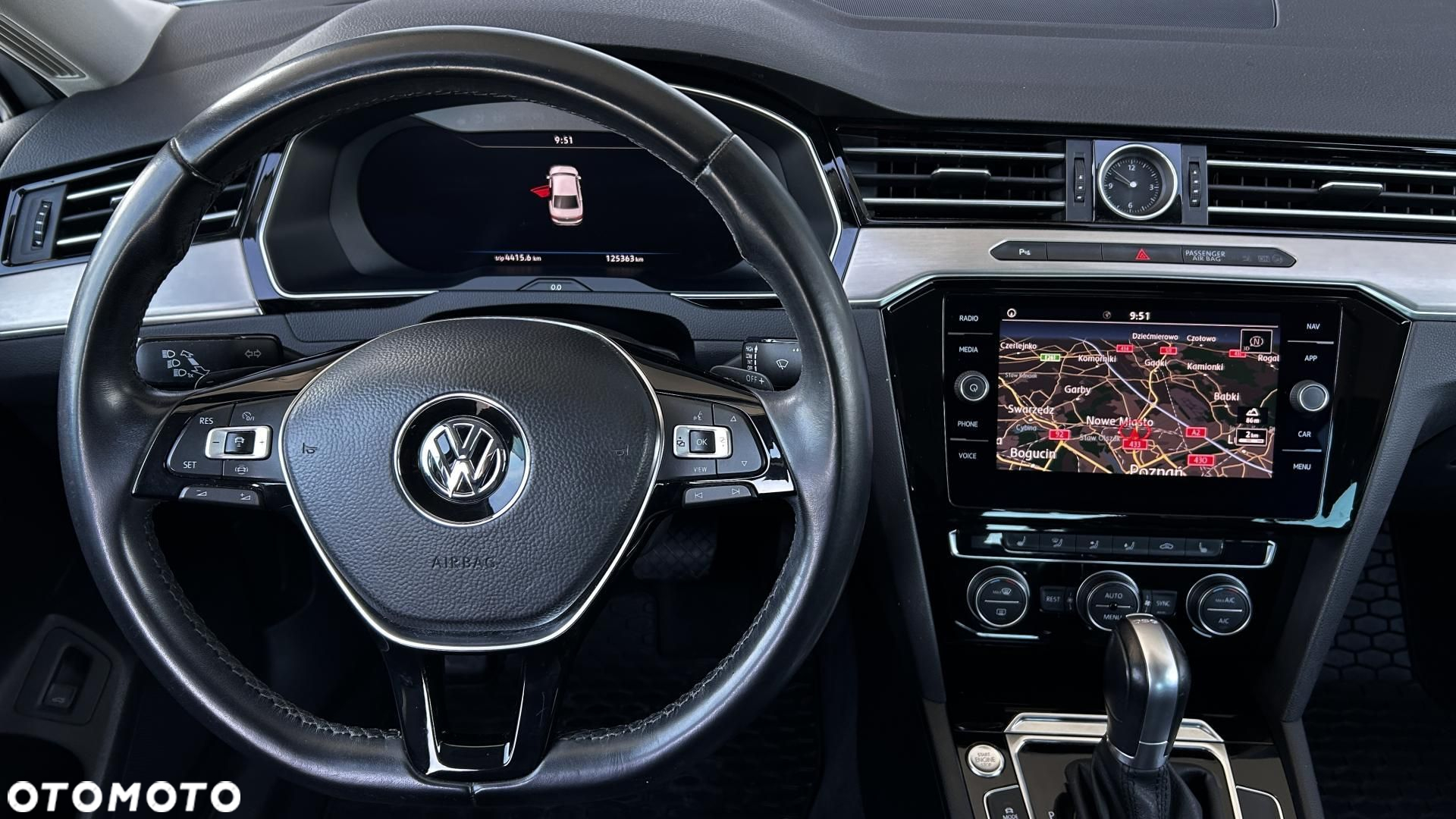 Volkswagen Passat - 12