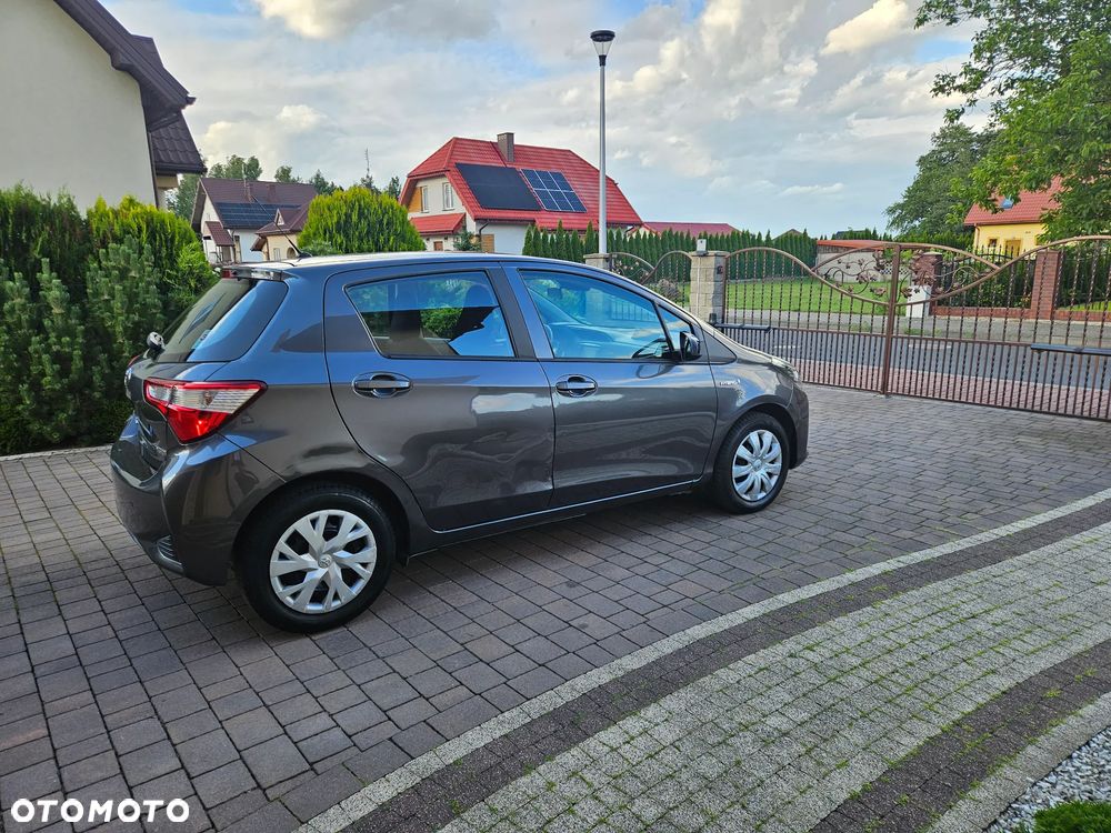 Toyota Yaris Hybrid 100 Active EU6 - 8
