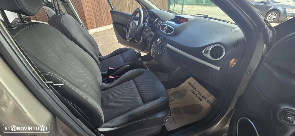 Renault Clio Sport Tourer 1.5 dCi Dynamique - 22