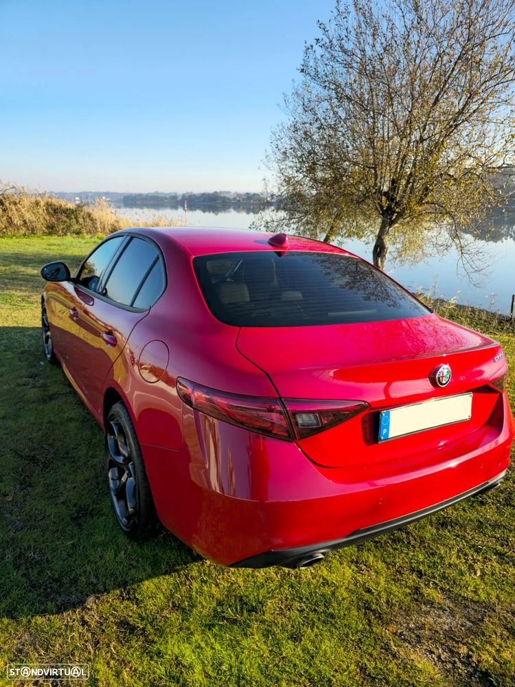 Alfa Romeo Giulia - 8