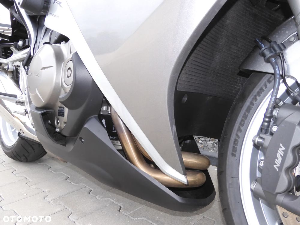 Honda VFR - 7