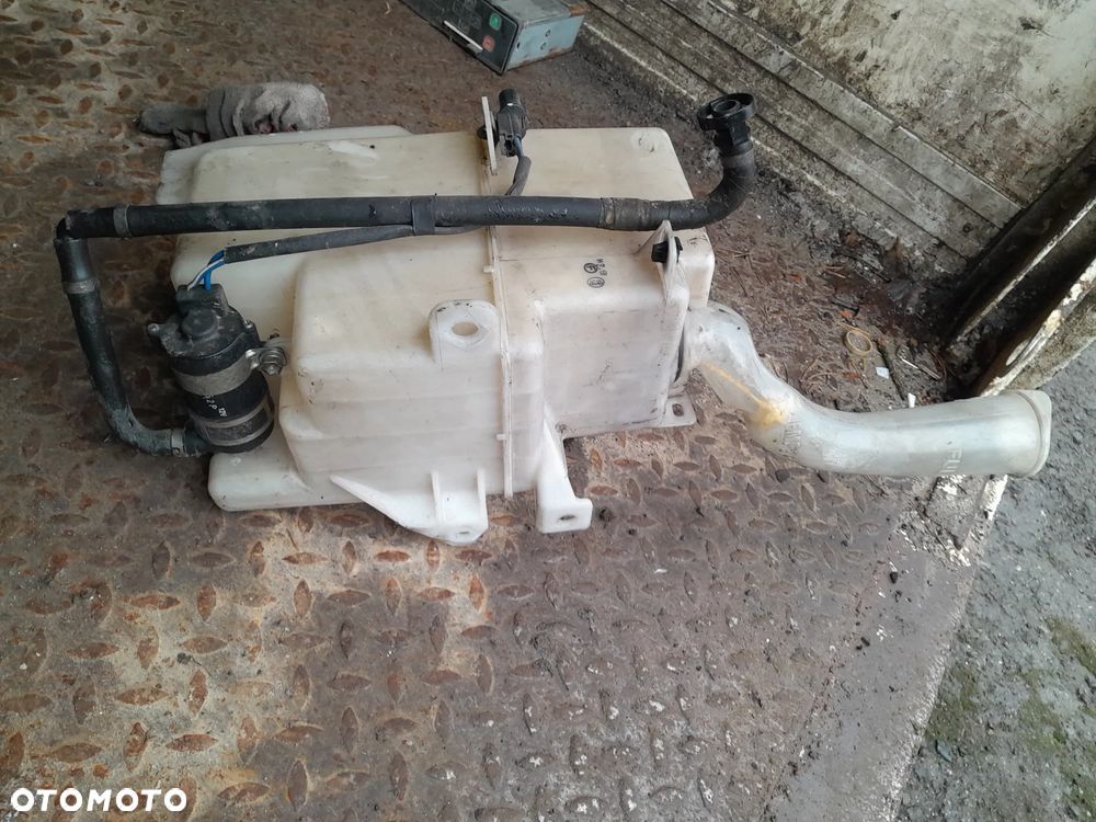 Zbiornik spryskiwaczy Mitsubishi Outlander  !!