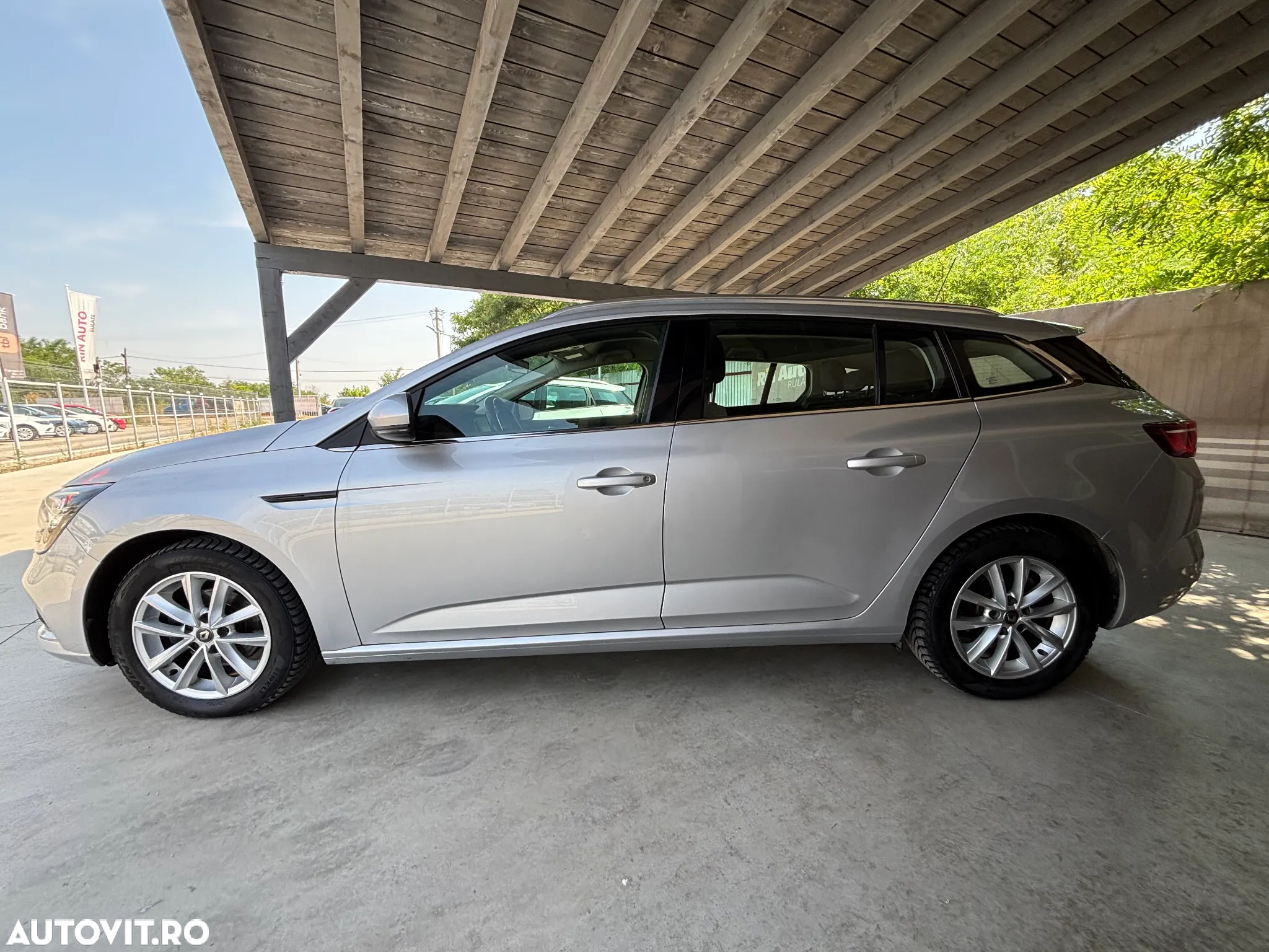 Renault Megane BLUE dCi 115 EDC BUSINESS EDITION - 10