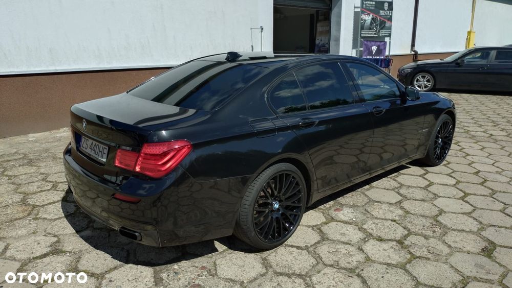 BMW Seria 7 750i xDrive - 3