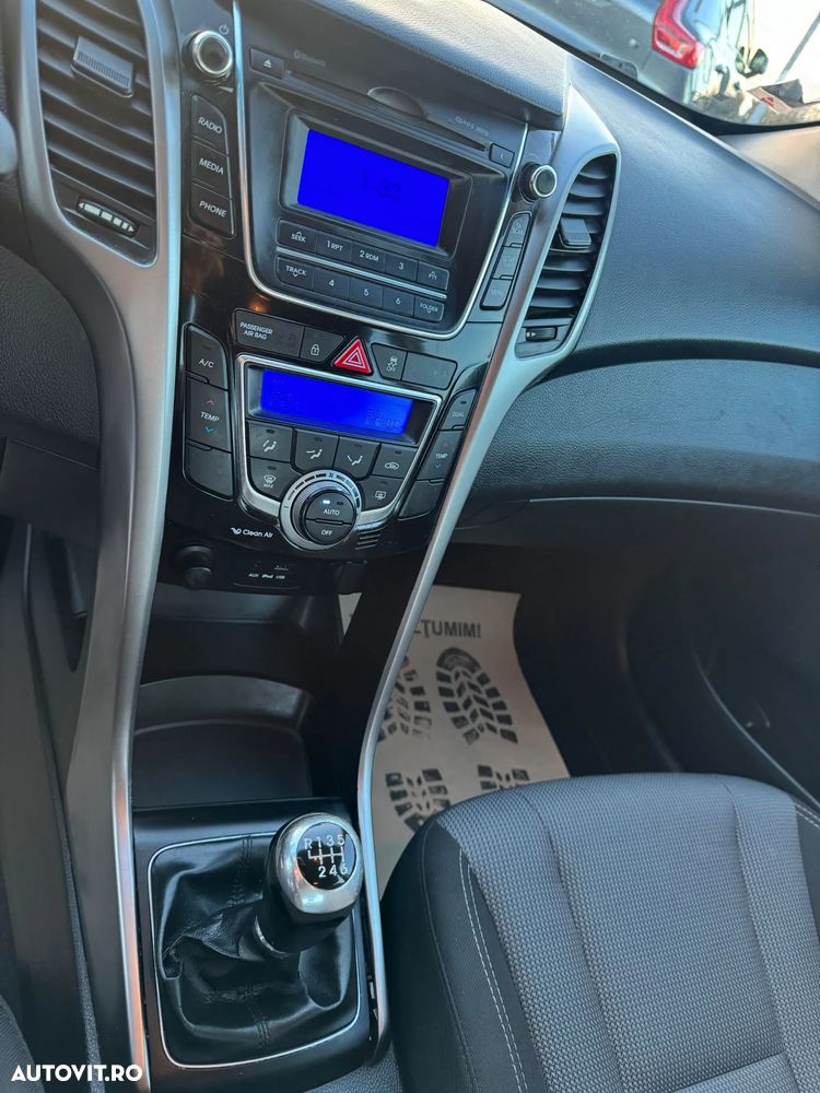 Hyundai i30 blue 1.6 CRDi Style - 9