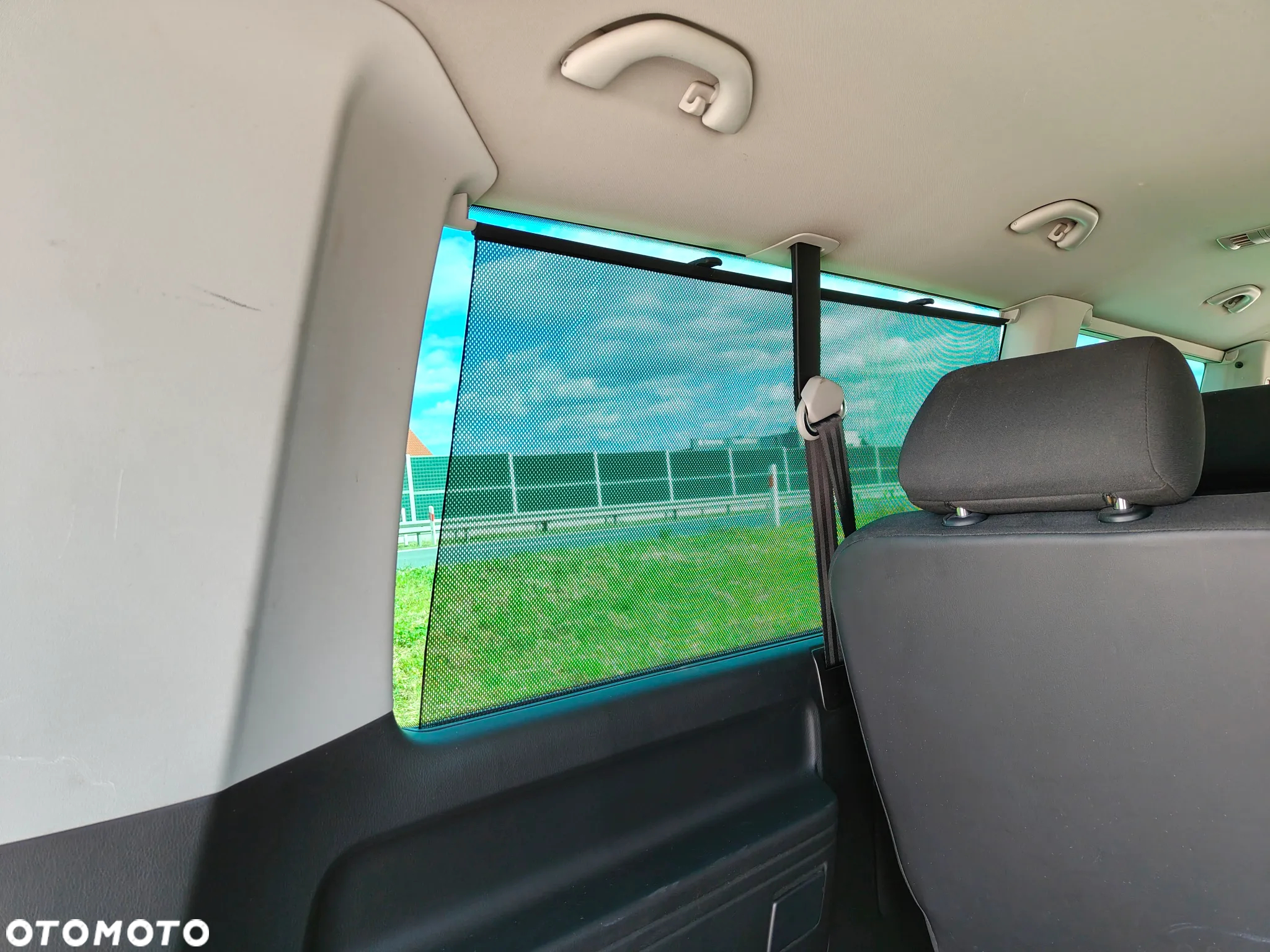 Volkswagen Caravelle 2.0 TDI L2 Comfortline - 37