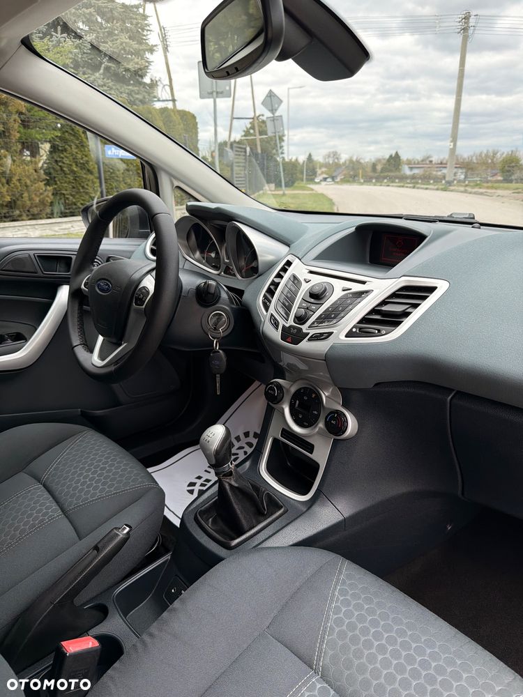 Ford Fiesta 1.6 Ti-VCT Titanium - 32