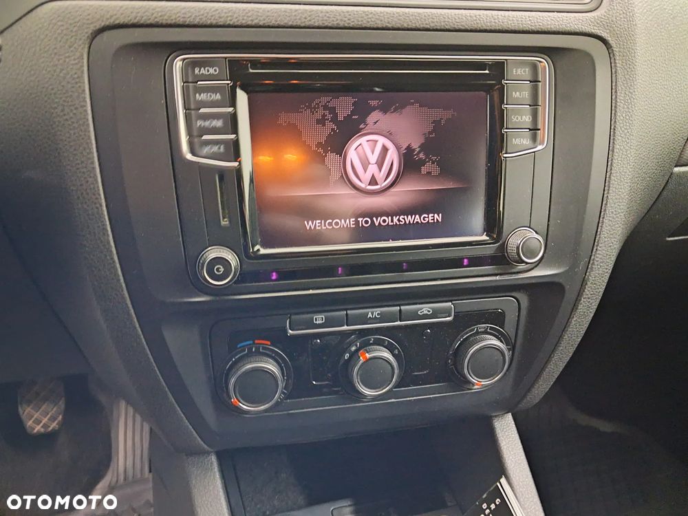 Volkswagen Jetta 2.0 TDI DPF BMT Trendline - 6