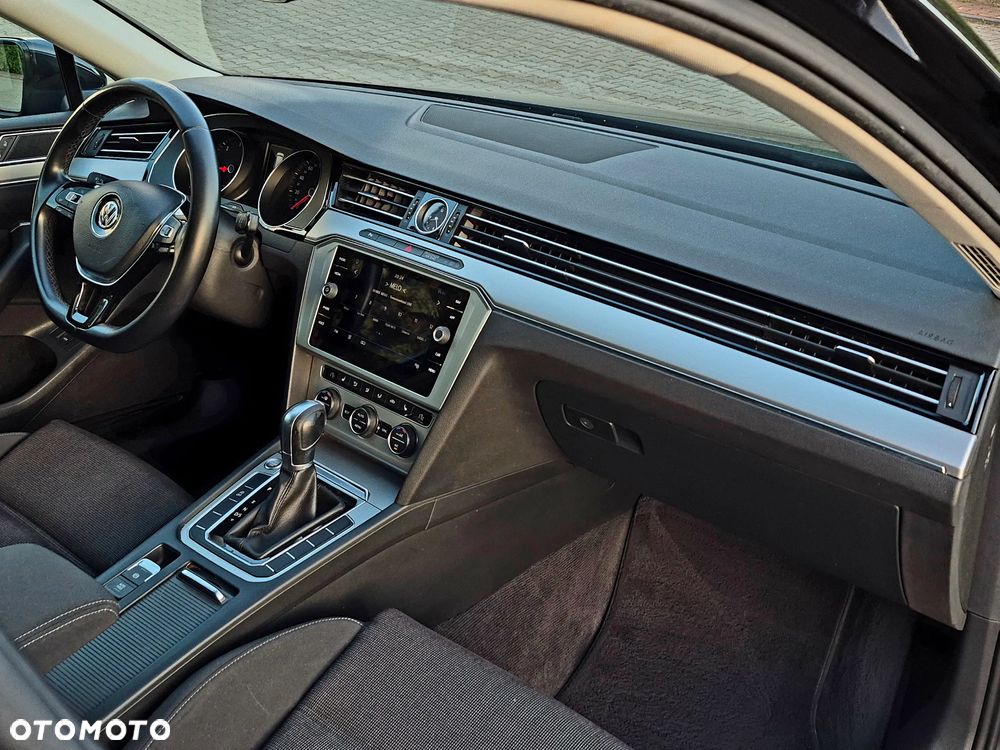 Volkswagen Passat Variant 1.6 TDI SCR DSG Comfortline - 15