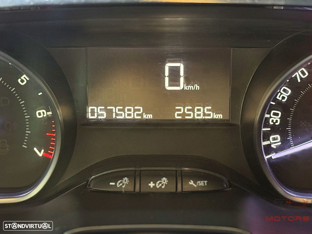 Peugeot 2008 1.2 PureTech Style - 28