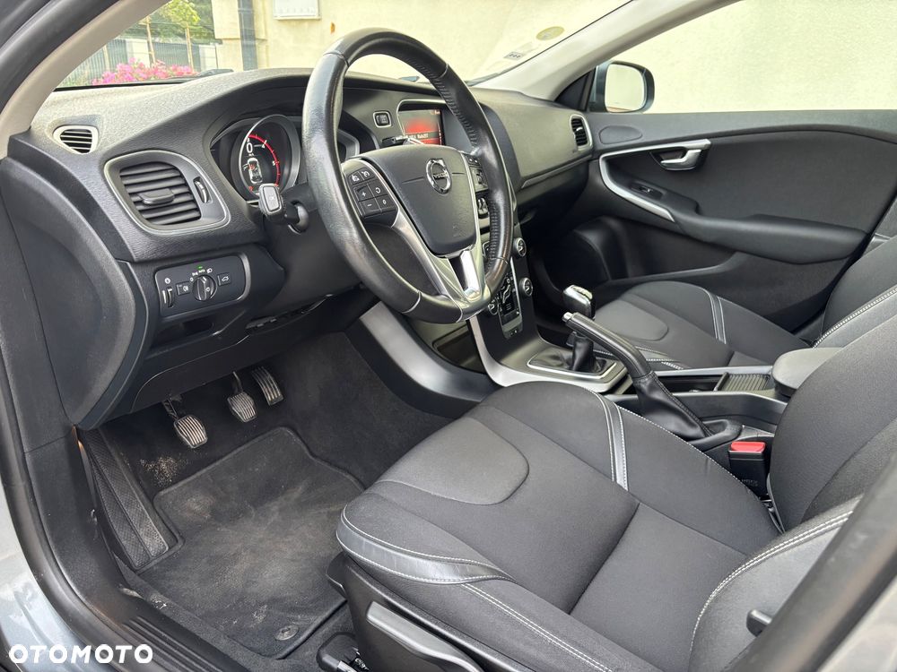 Volvo V40 D2 - 15