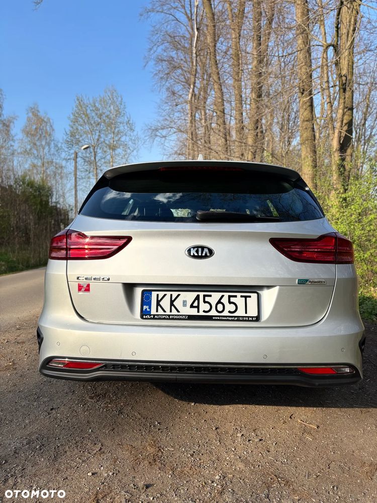 Kia Ceed 1.6 CRDi mHEV L Business Line - 6