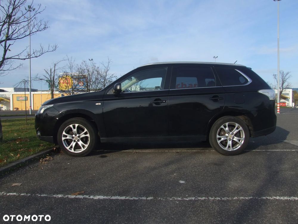 Mitsubishi Outlander 2.0 City Style 2WD - 2