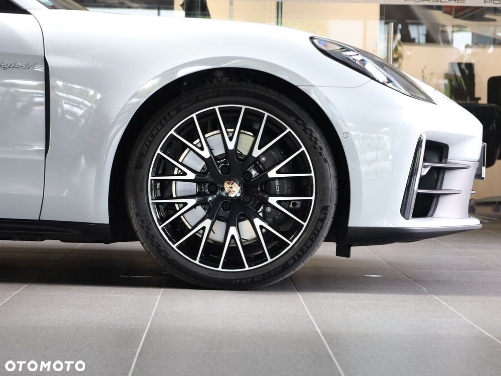 Porsche Panamera - 30