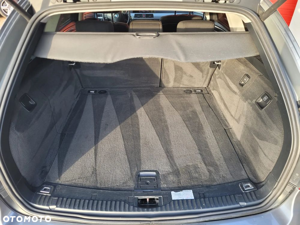 BMW Seria 5 520d - 27