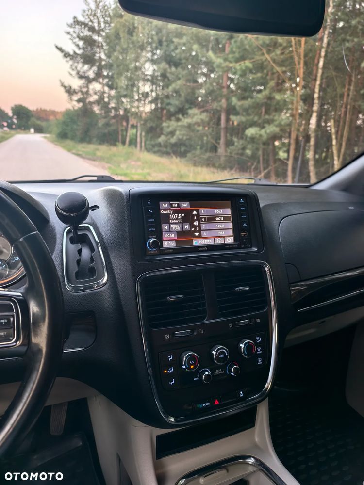 Dodge Grand Caravan - 20