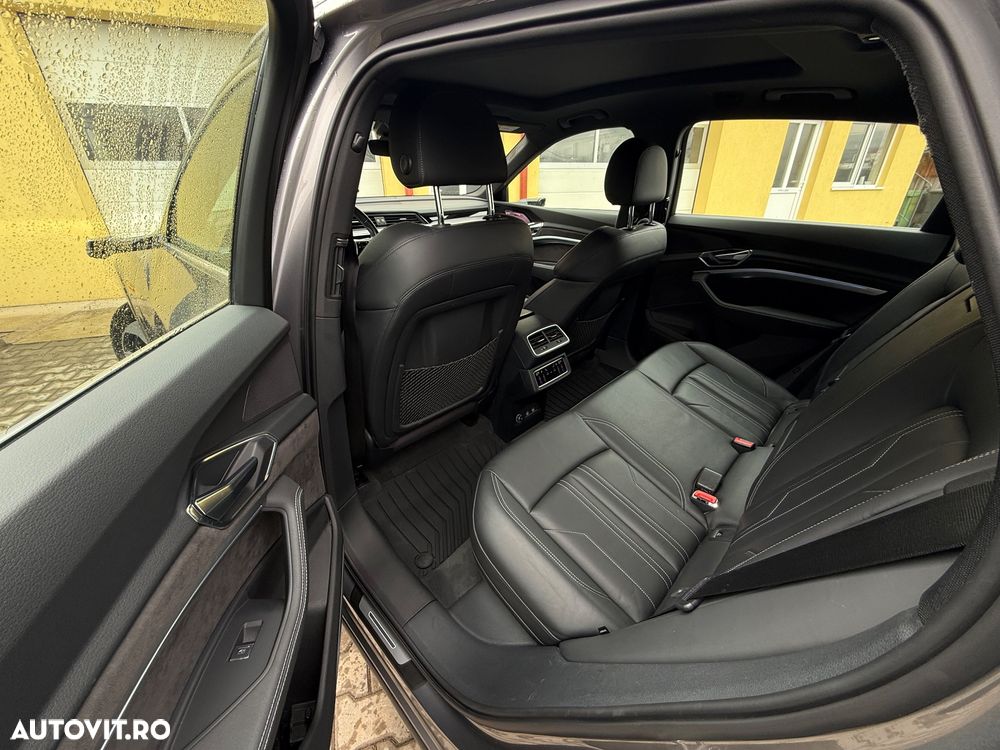 Audi e-tron 55 quattro - 15