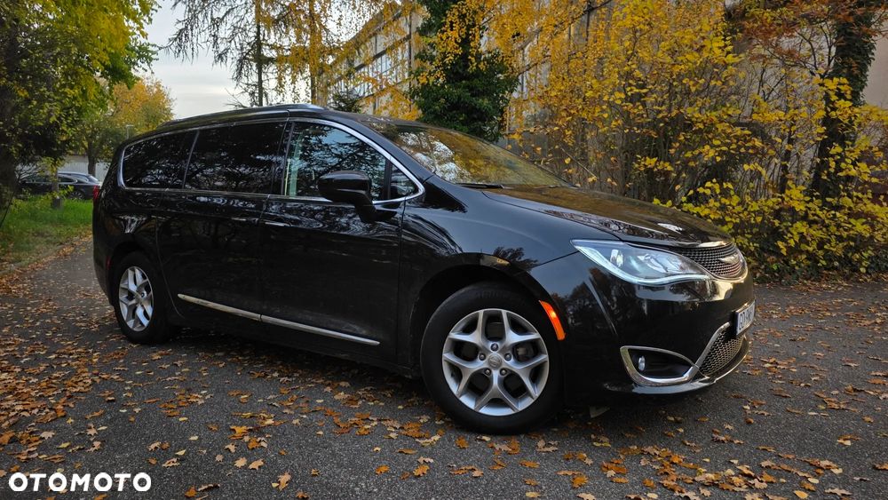 Chrysler Pacifica - 22