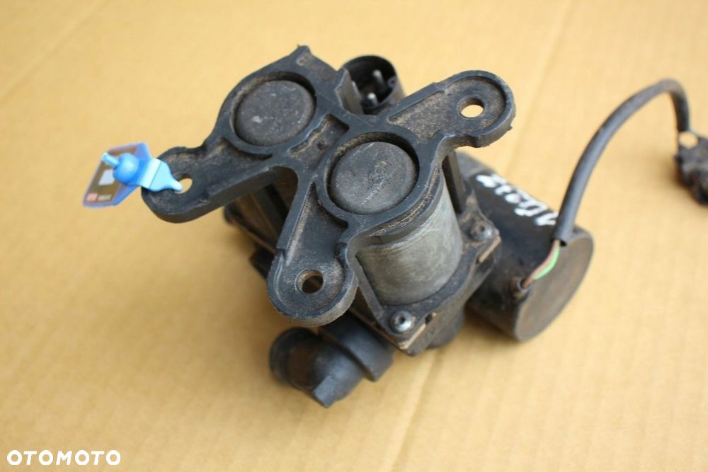 Elektrozawór z pompą wody BMW 5 e34 7 e32 oryginalny (4472) - 4