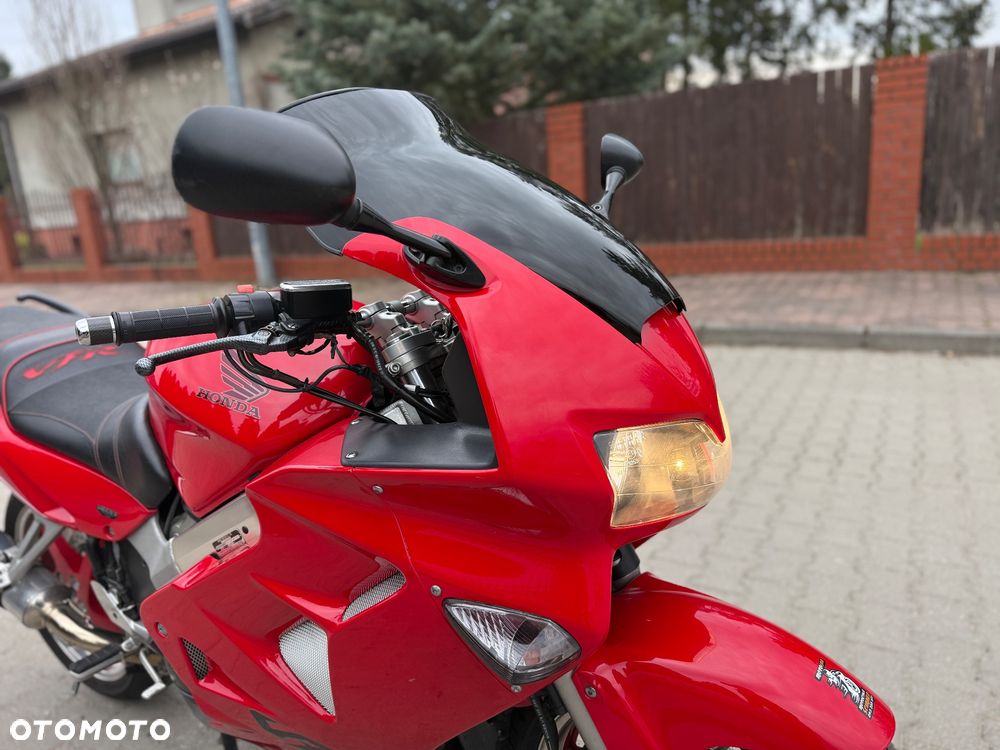 Honda VFR - 4